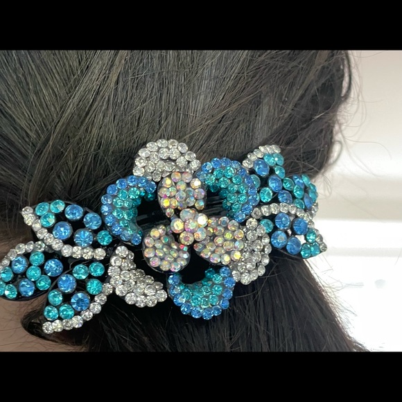 Beautiful Multi Colored Blues Swarovski Crystals Barrette - Picture 4 of 7